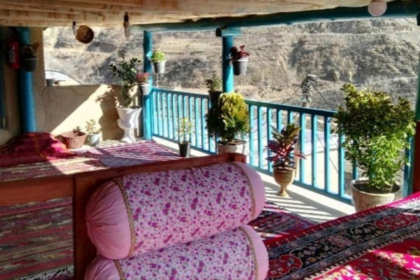 اقامتگاه بوم گردی روژ